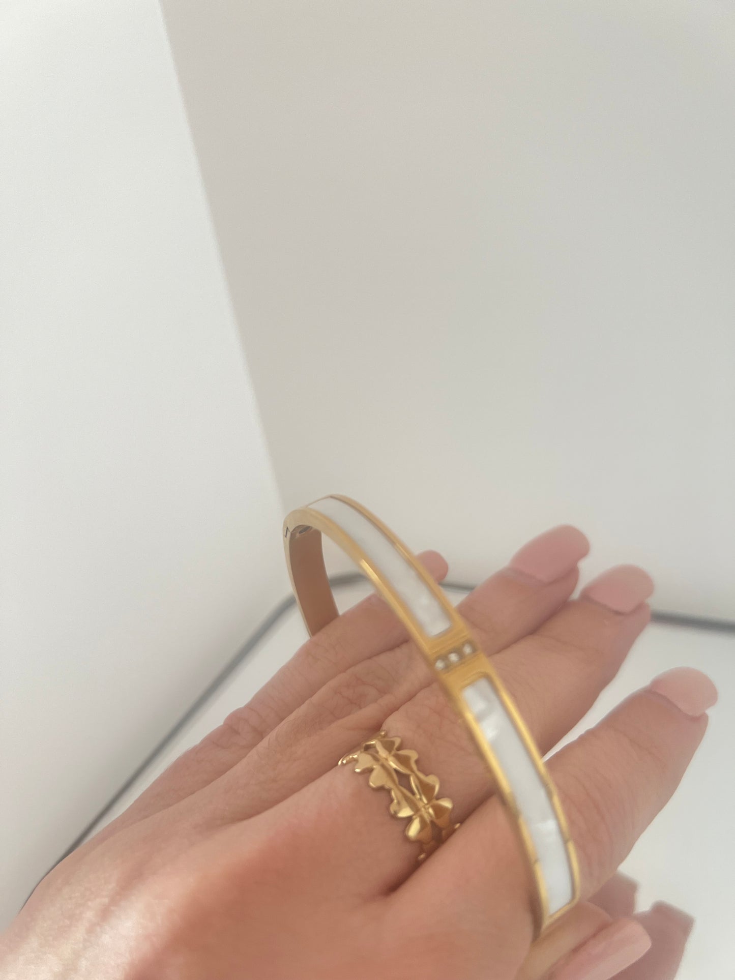 Pulseira madrepérola e zircónias