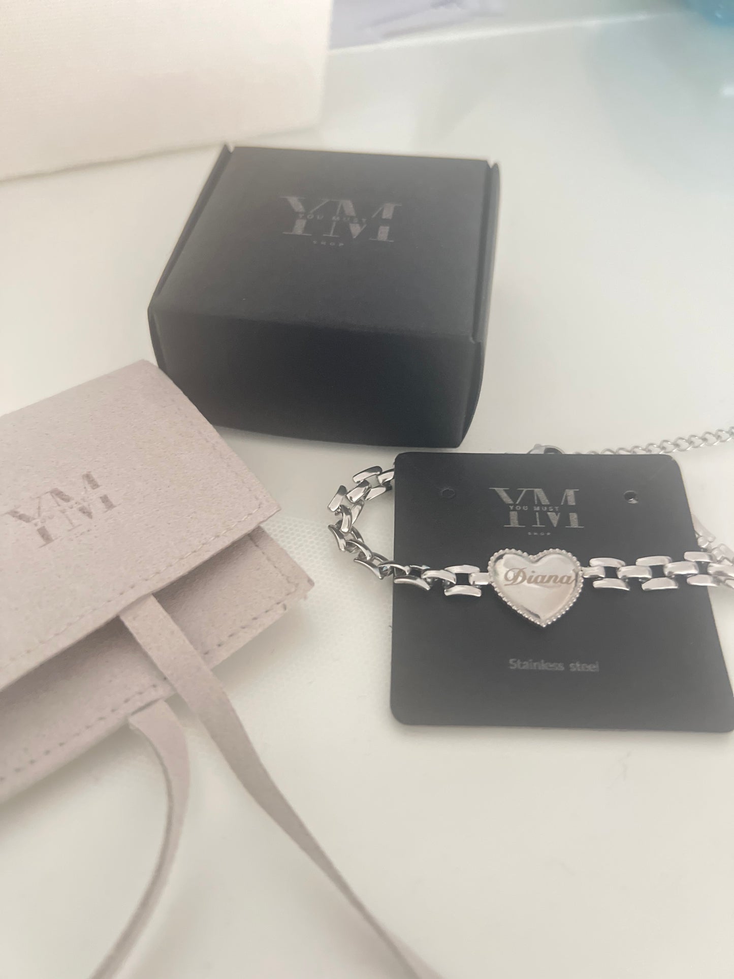 Pulseira Delicada com Coração e Nome Personalizado