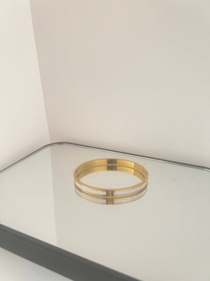 Pulseira madrepérola e zircónias